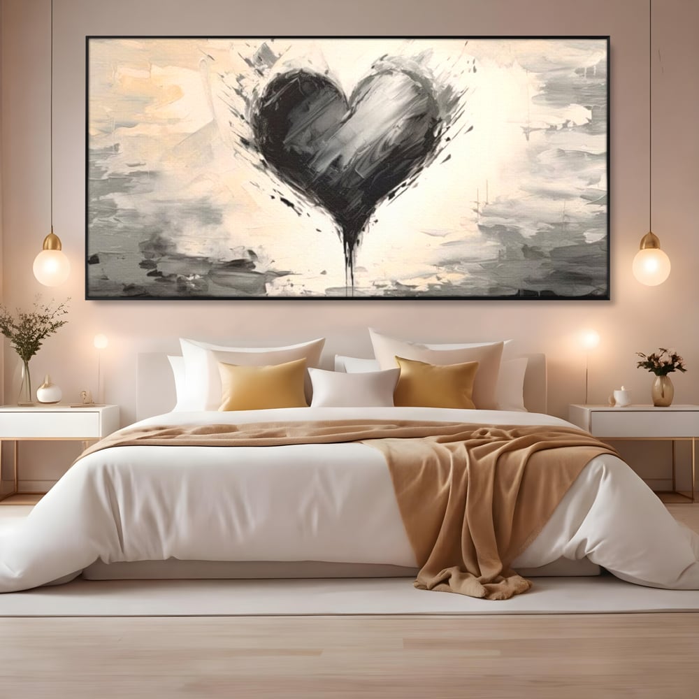 Tablou canvas cu tablou abstract cu inima neagra, in rama de aluminiu negru, pe perete intr-un dormitor